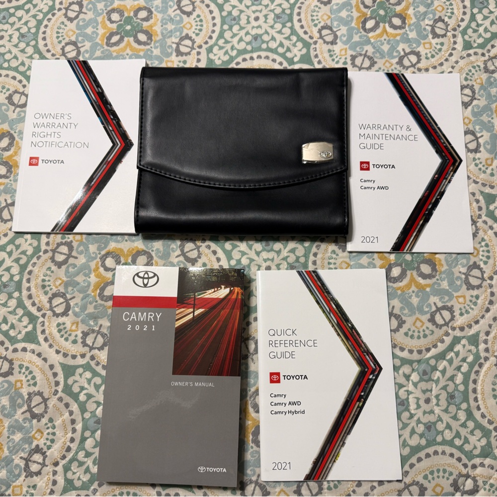 Toyota Camry 2021 Owner's Manual Set
